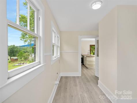 418 N Mitchell Avenue Bakersville NC 28705