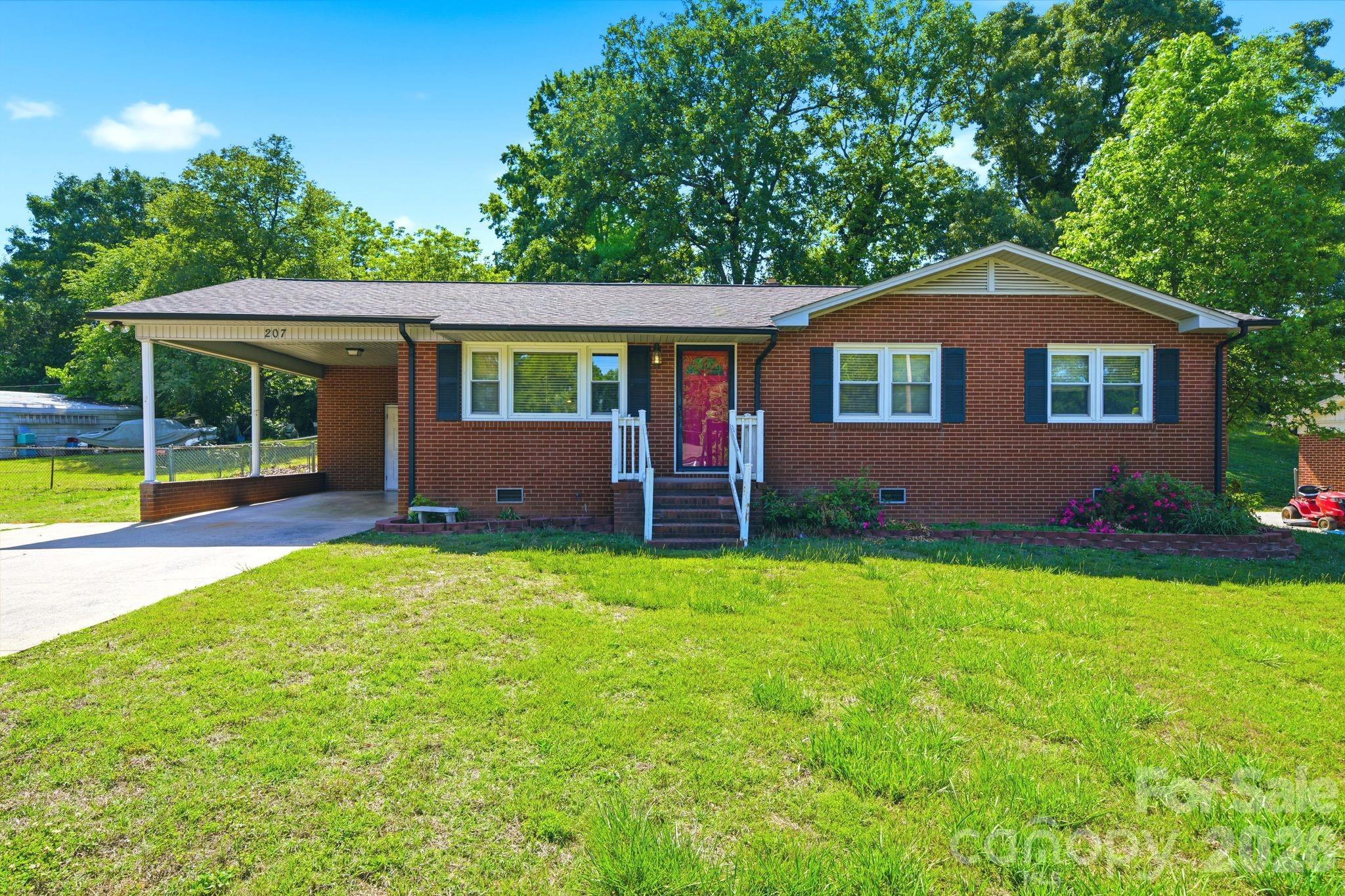 207 Starview Lane Dallas NC 28034