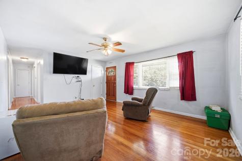 207 Starview Lane Dallas NC 28034