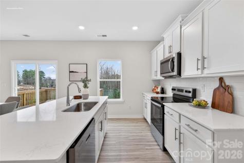 608 17th Avenue Drive NE Hickory NC 28601