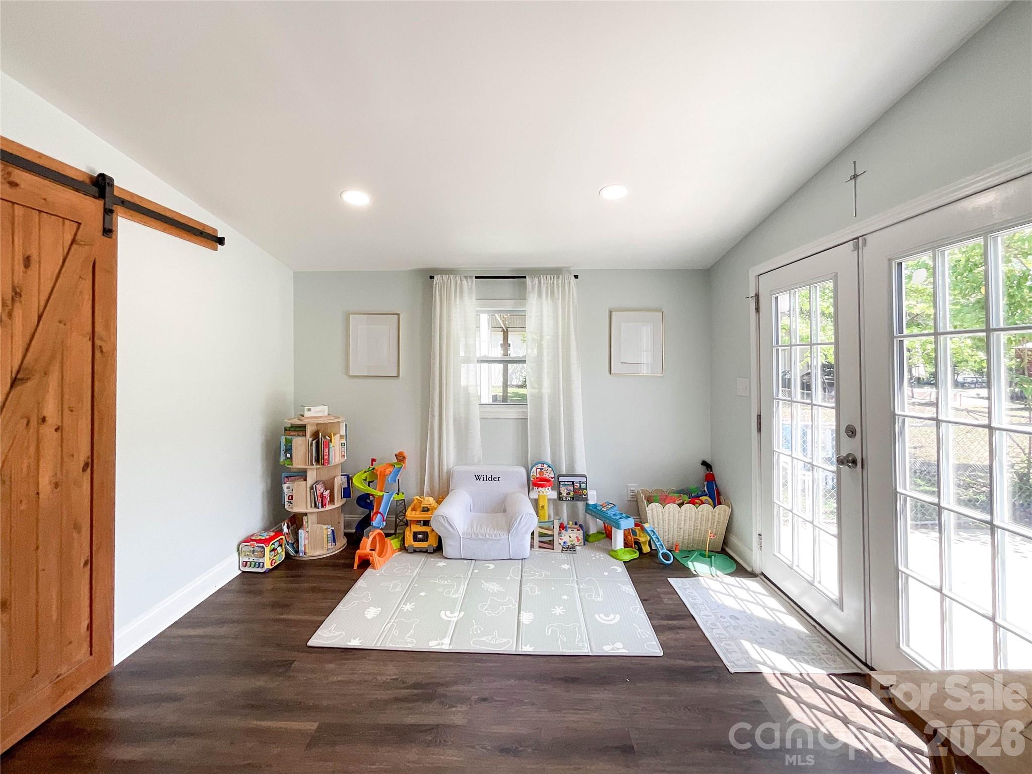 3827 Topsfield Road Charlotte NC 28211