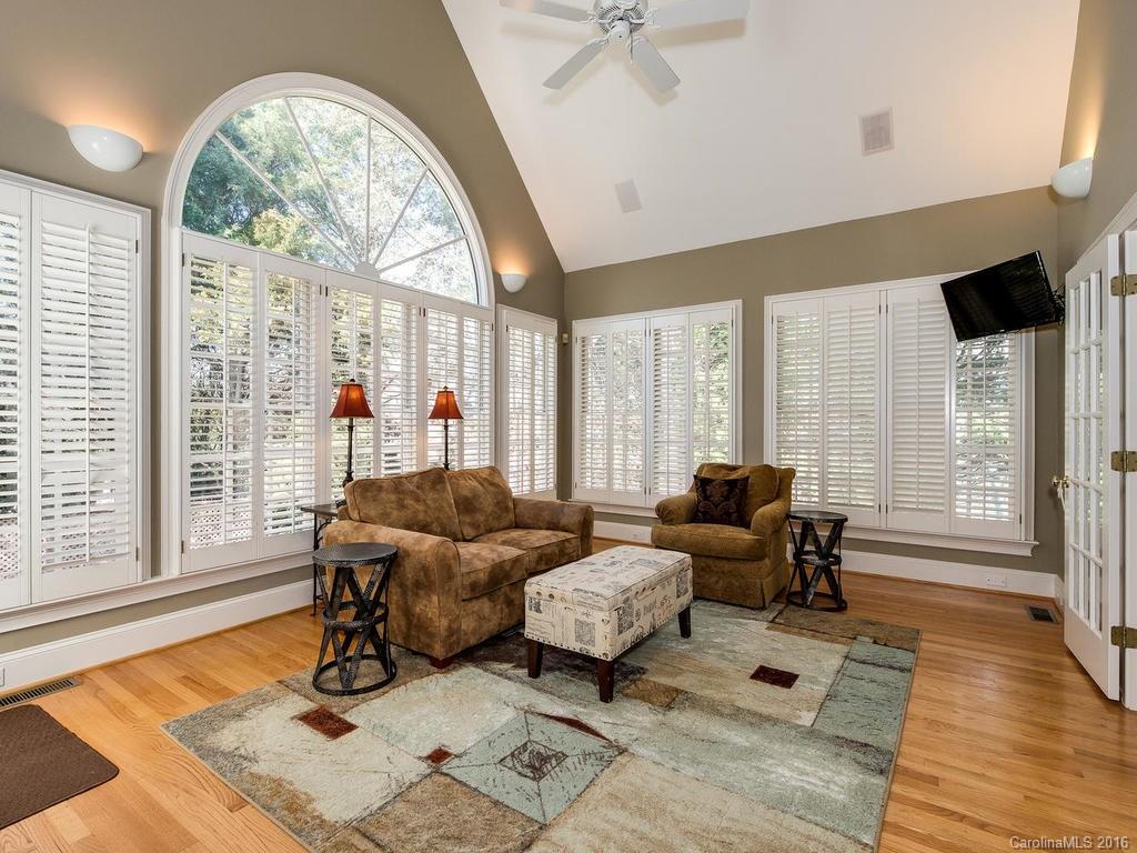 6805 Linkside Court Charlotte NC 28277
