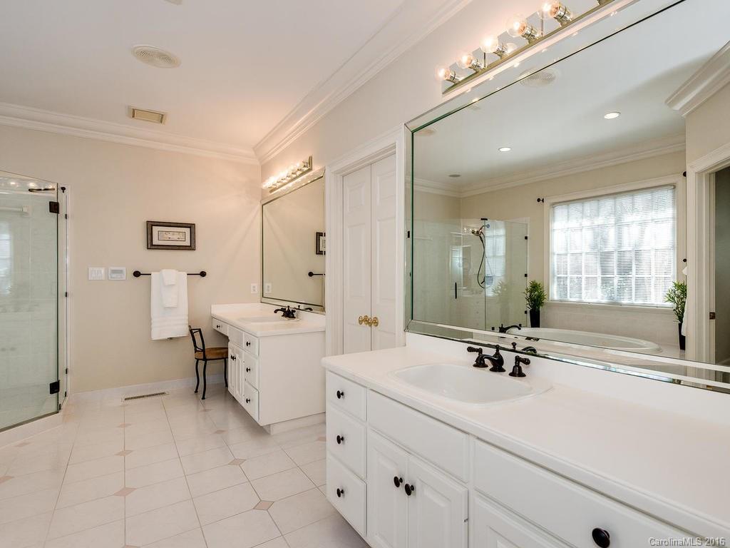 6805 Linkside Court Charlotte NC 28277