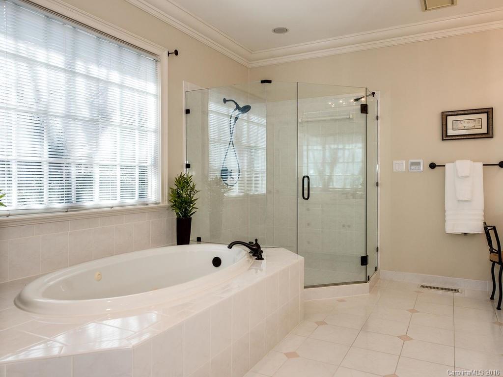 6805 Linkside Court Charlotte NC 28277