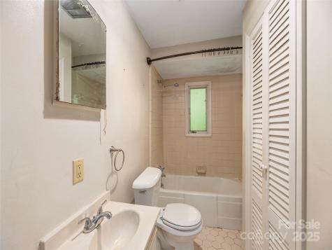 10 Beaverdam Knoll Road Asheville NC 28804