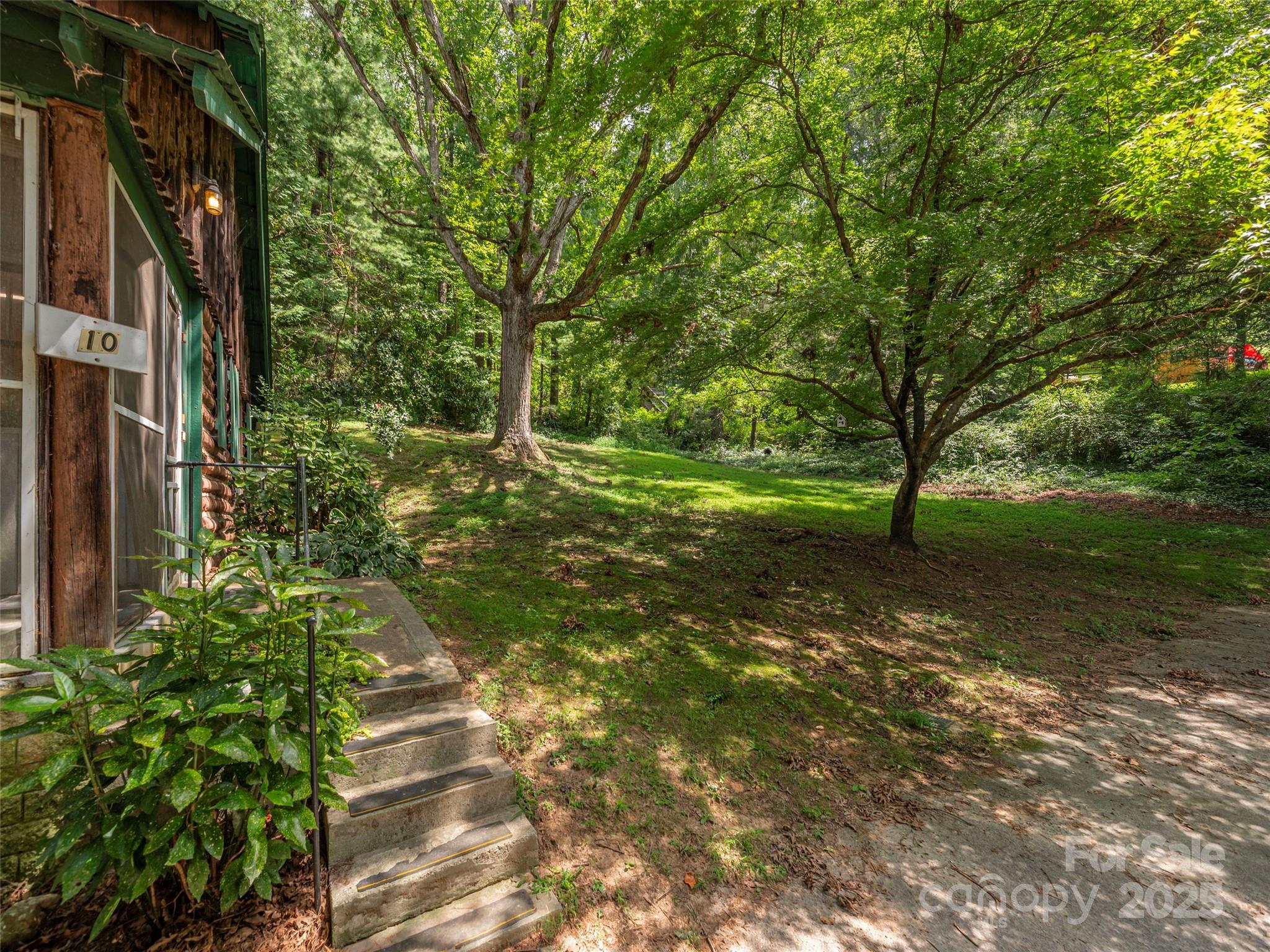 10 Beaverdam Knoll Road Asheville NC 28804