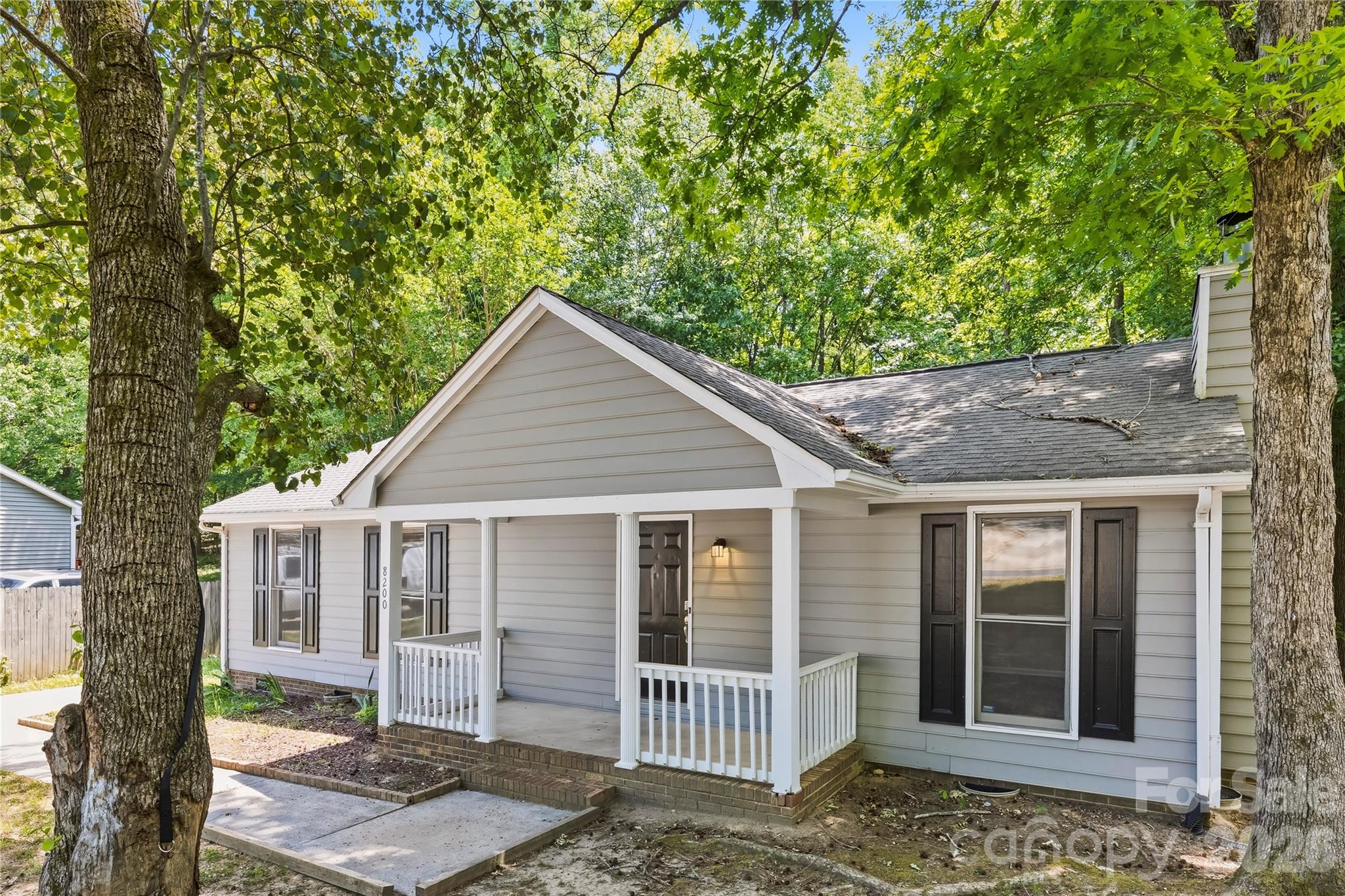 8200 Chrisbry Lane Charlotte NC 28215