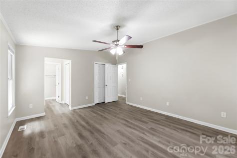 8200 Chrisbry Lane Charlotte NC 28215