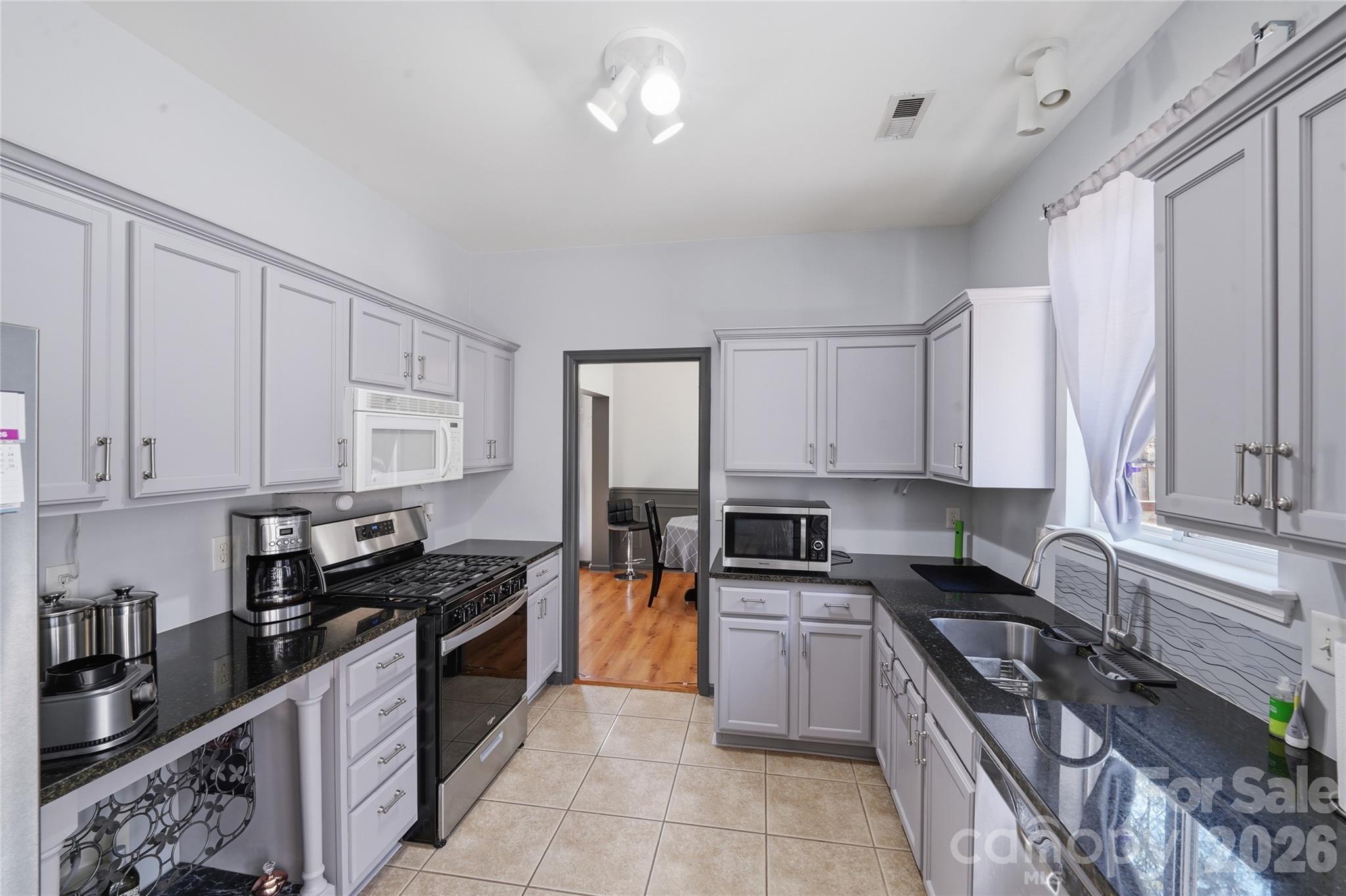 9541 Green Apple Drive Charlotte NC 28215
