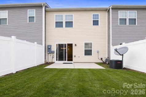 2440 Mariners Cove Lane Denver NC 28037