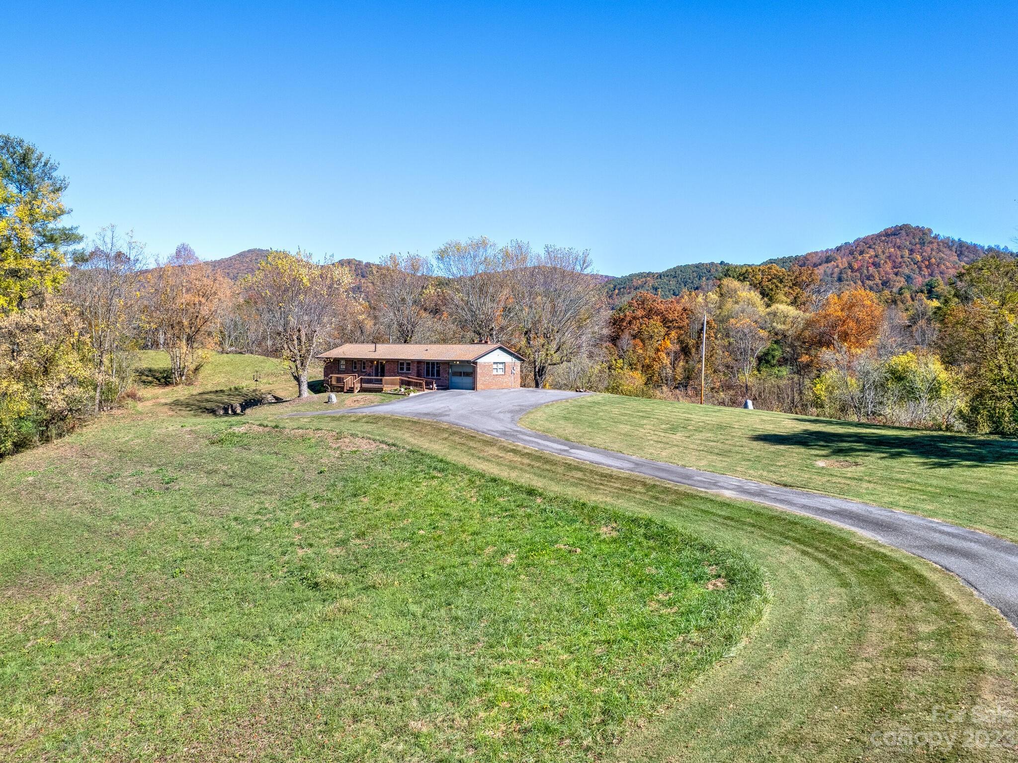 146 Old Road Marshall NC 28753