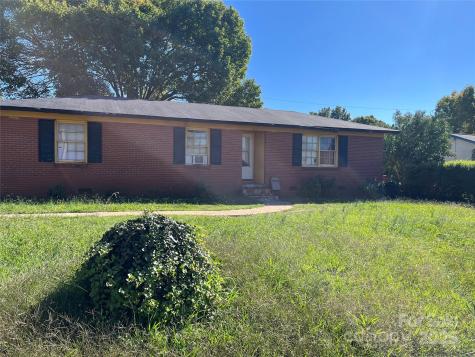 1424 Montana Drive Charlotte NC 28216