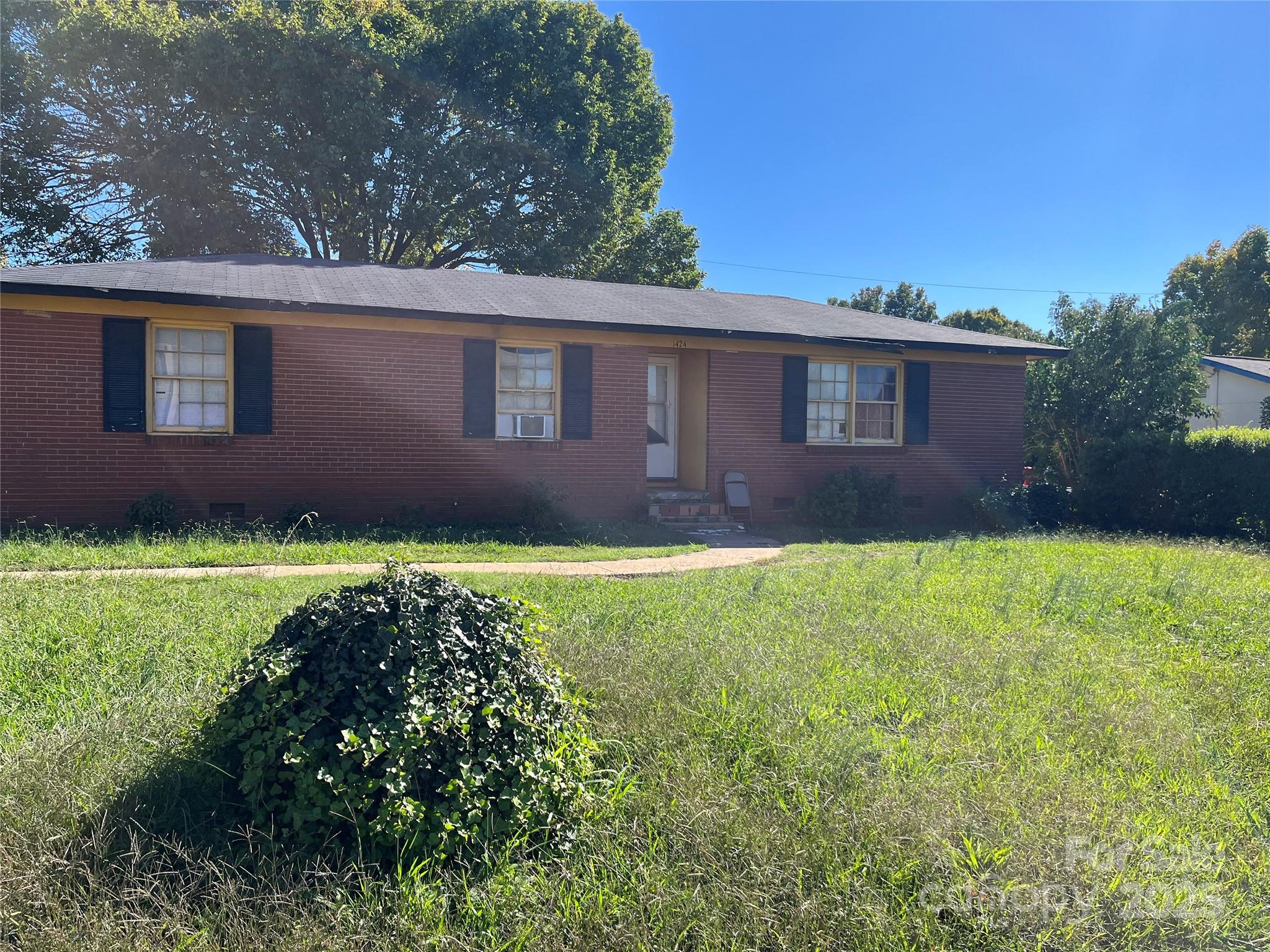 1424 Montana Drive Charlotte NC 28216