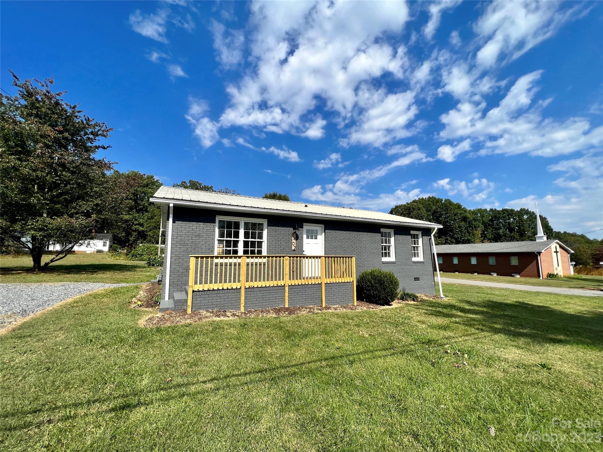 1402 Yadkin Street Statesville NC 28677