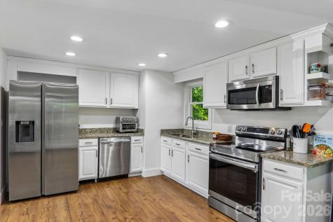 75 Glen View Road Arden NC 28704