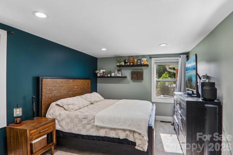 75 Glen View Road Arden NC 28704