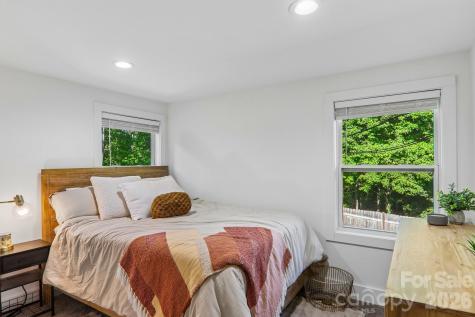 75 Glen View Road Arden NC 28704