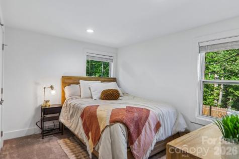75 Glen View Road Arden NC 28704
