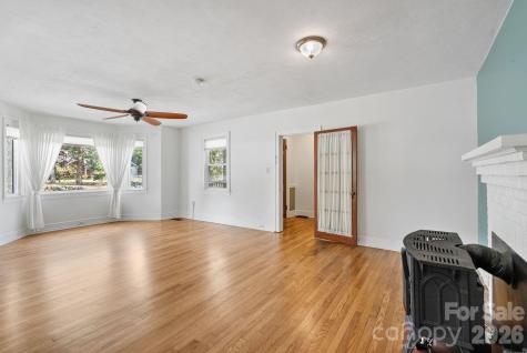 832 Sand Hill Road Asheville NC 28806