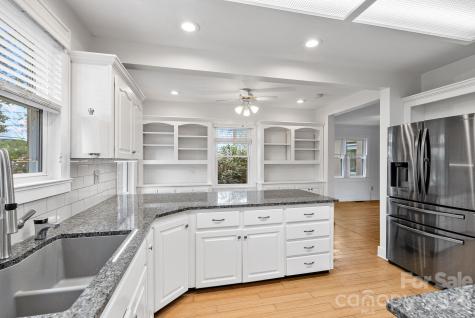 832 Sand Hill Road Asheville NC 28806