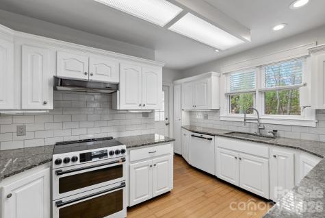 832 Sand Hill Road Asheville NC 28806