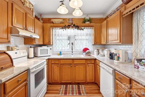 6507 S 226 Highway Spruce Pine NC 28777