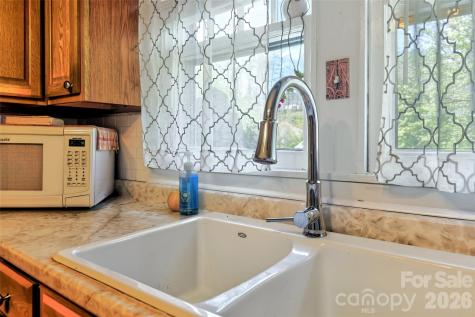 6507 S 226 Highway Spruce Pine NC 28777