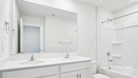 568 Country Oak Drive Asheville NC 28804