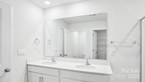 568 Country Oak Drive Asheville NC 28804