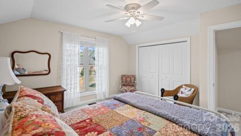 830 Iris Lane Newton NC 28658