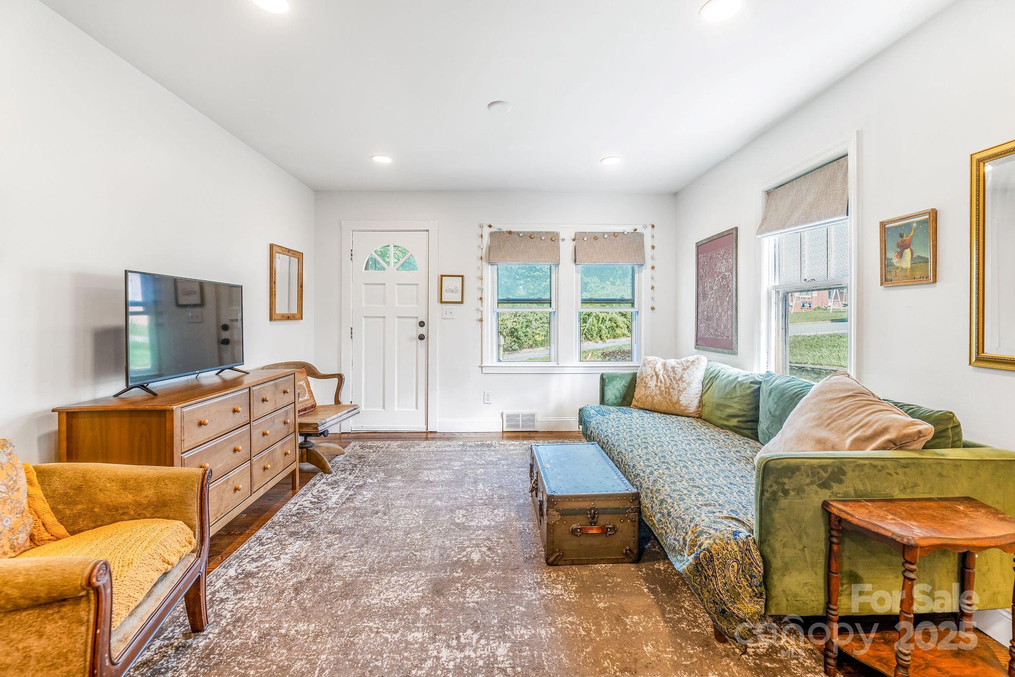 99 Little Oak Street Canton NC 28716