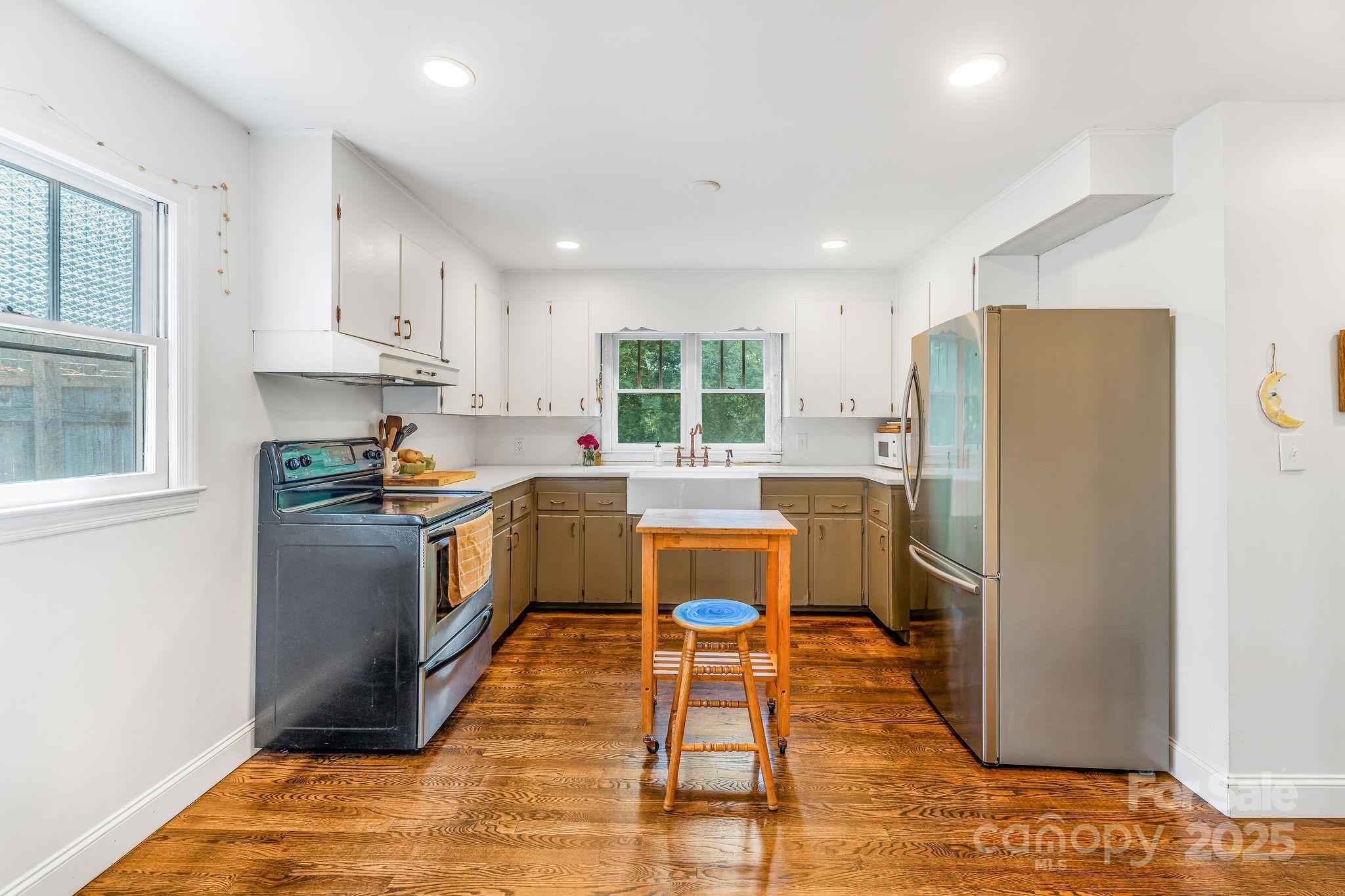 99 Little Oak Street Canton NC 28716