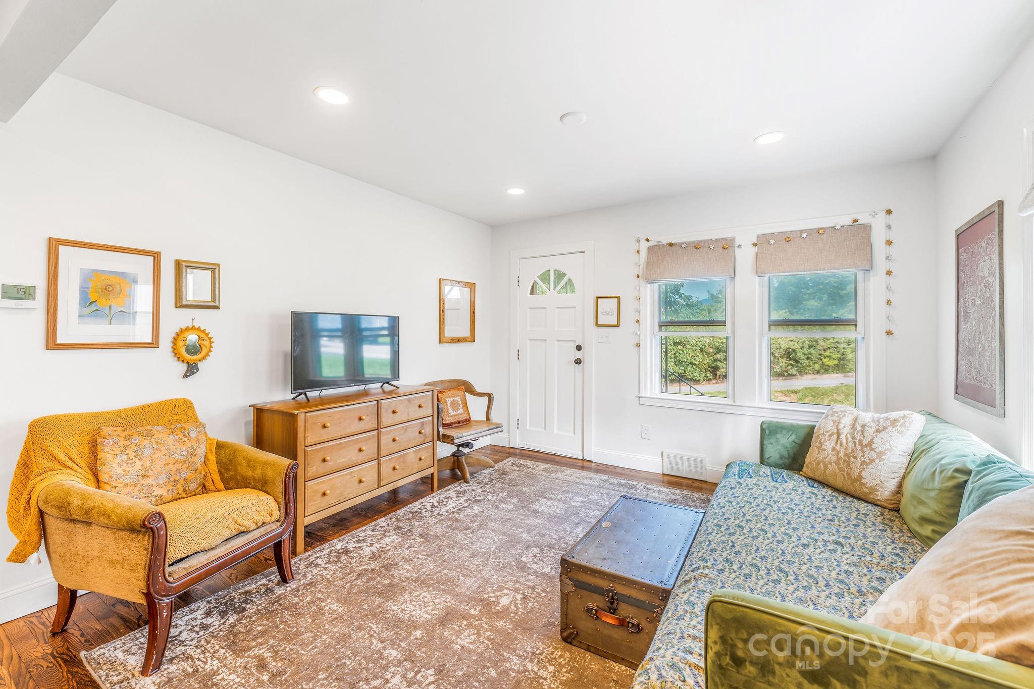 99 Little Oak Street Canton NC 28716