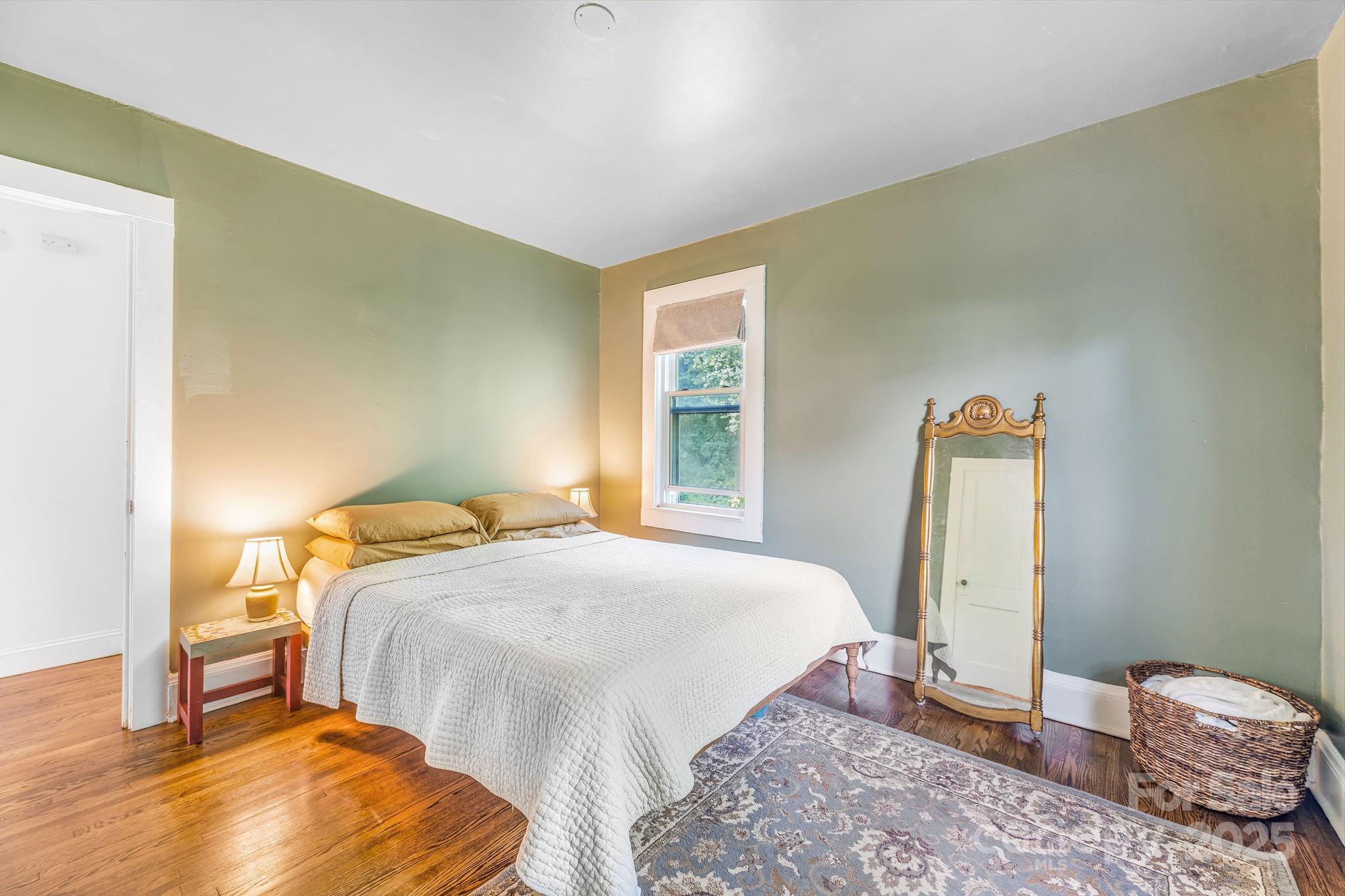 99 Little Oak Street Canton NC 28716