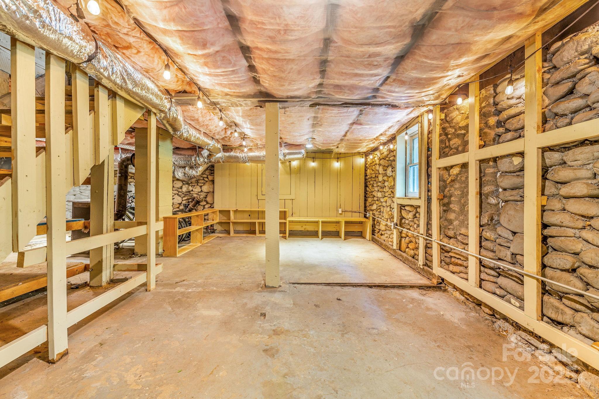 99 Little Oak Street Canton NC 28716
