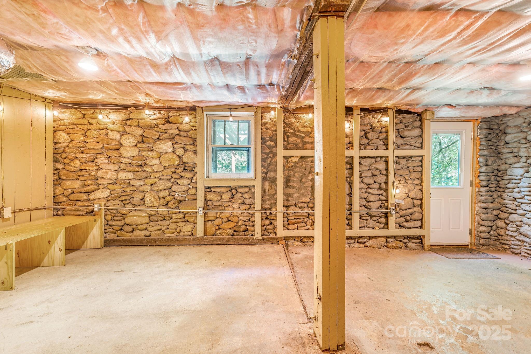99 Little Oak Street Canton NC 28716