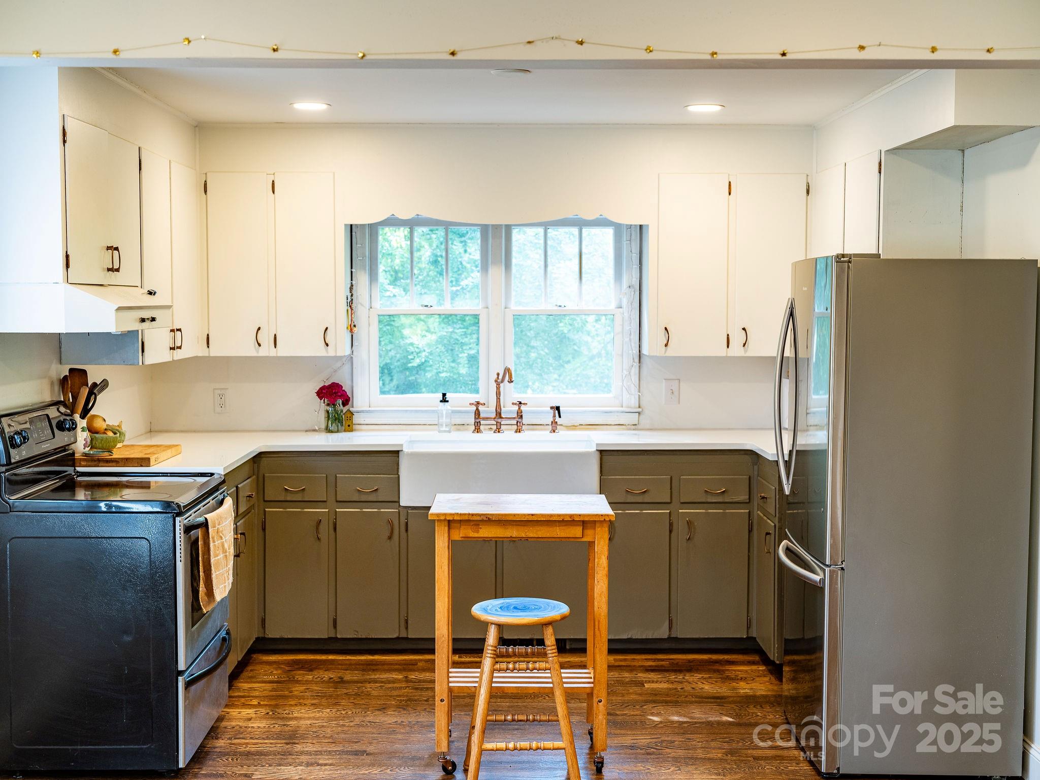 99 Little Oak Street Canton NC 28716