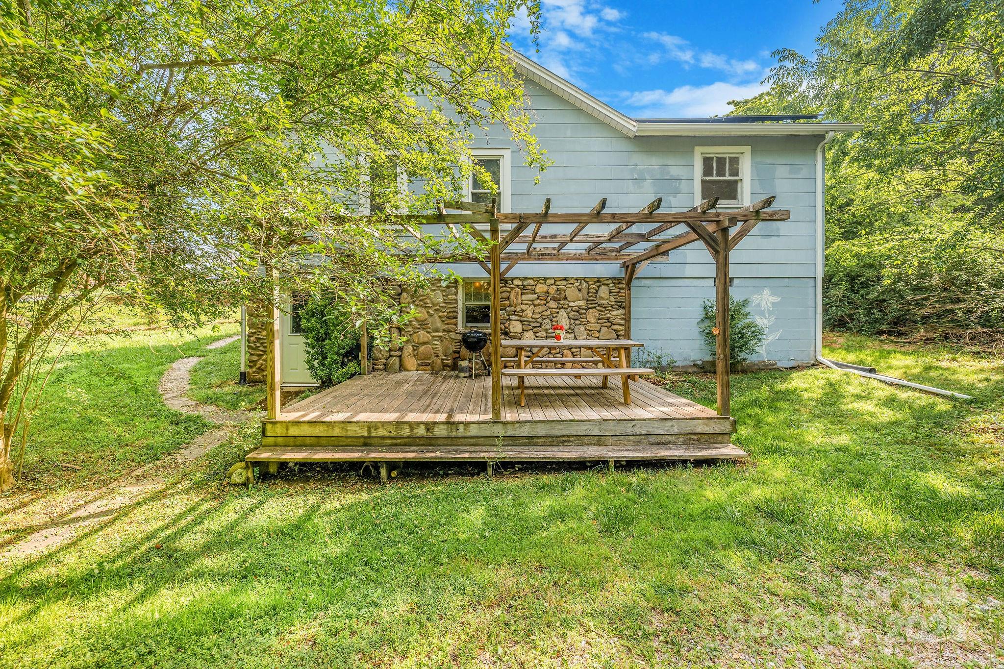 99 Little Oak Street Canton NC 28716