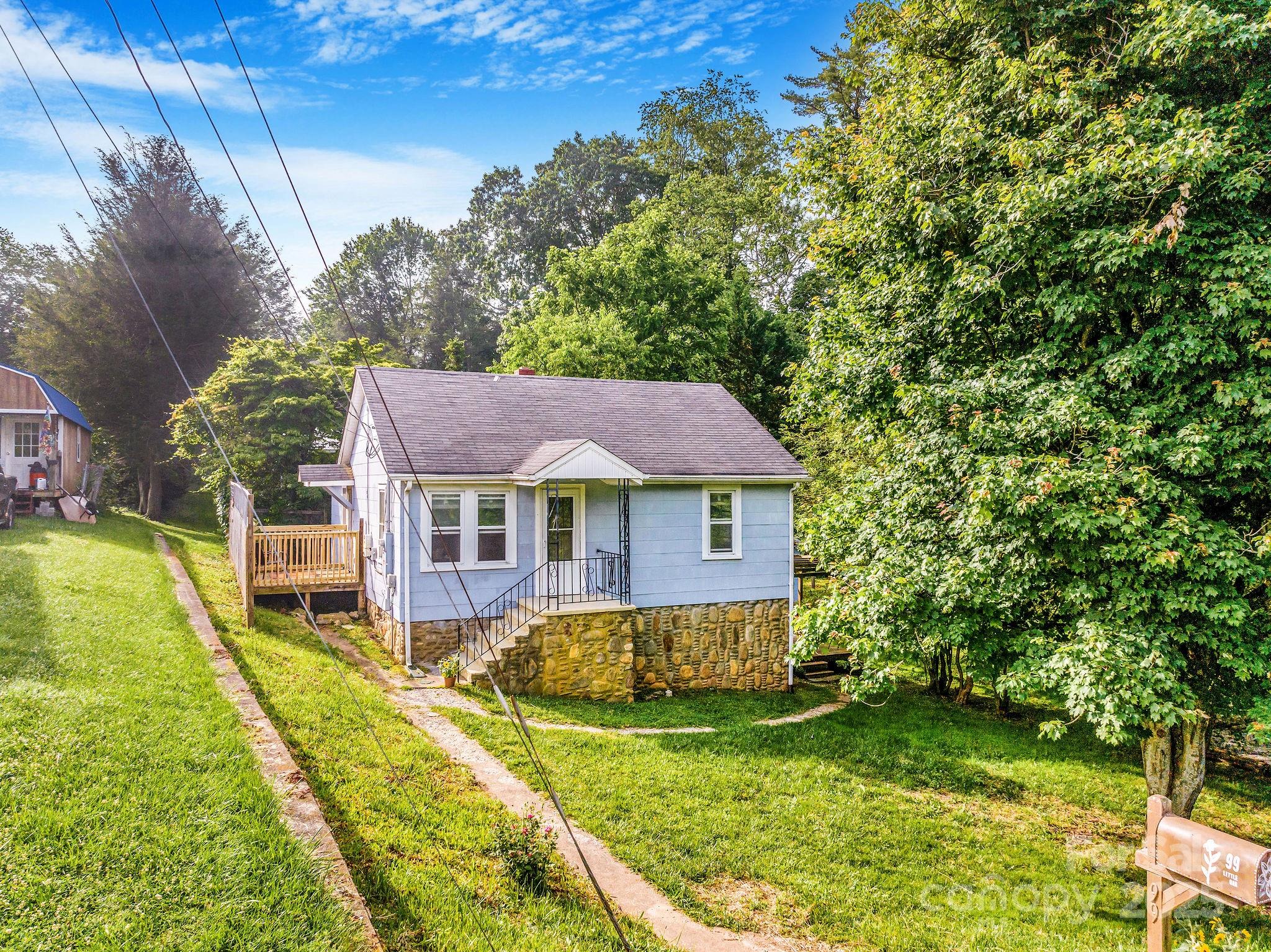 99 Little Oak Street Canton NC 28716