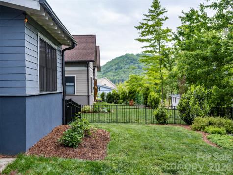 9 Ashe Park Circle Asheville NC 28806