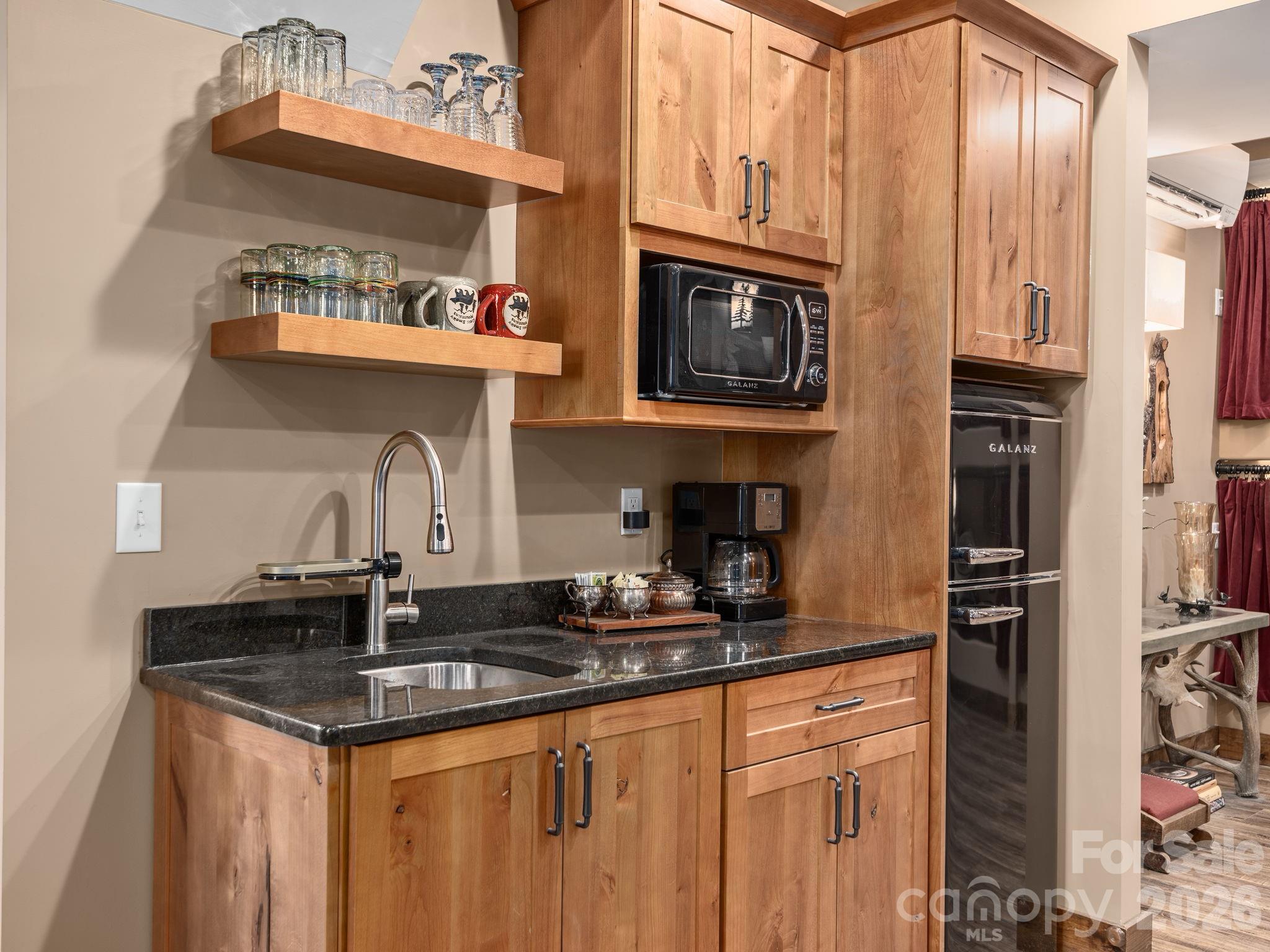 166 Harleys Cove Waynesville NC 28785
