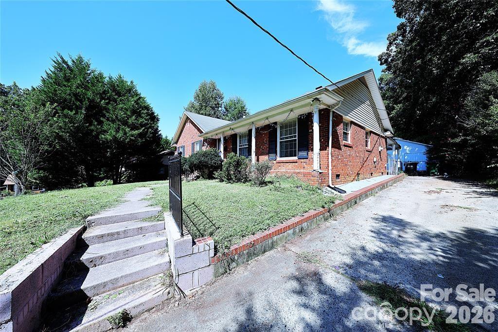 2209 Laura Drive Charlotte NC 28212