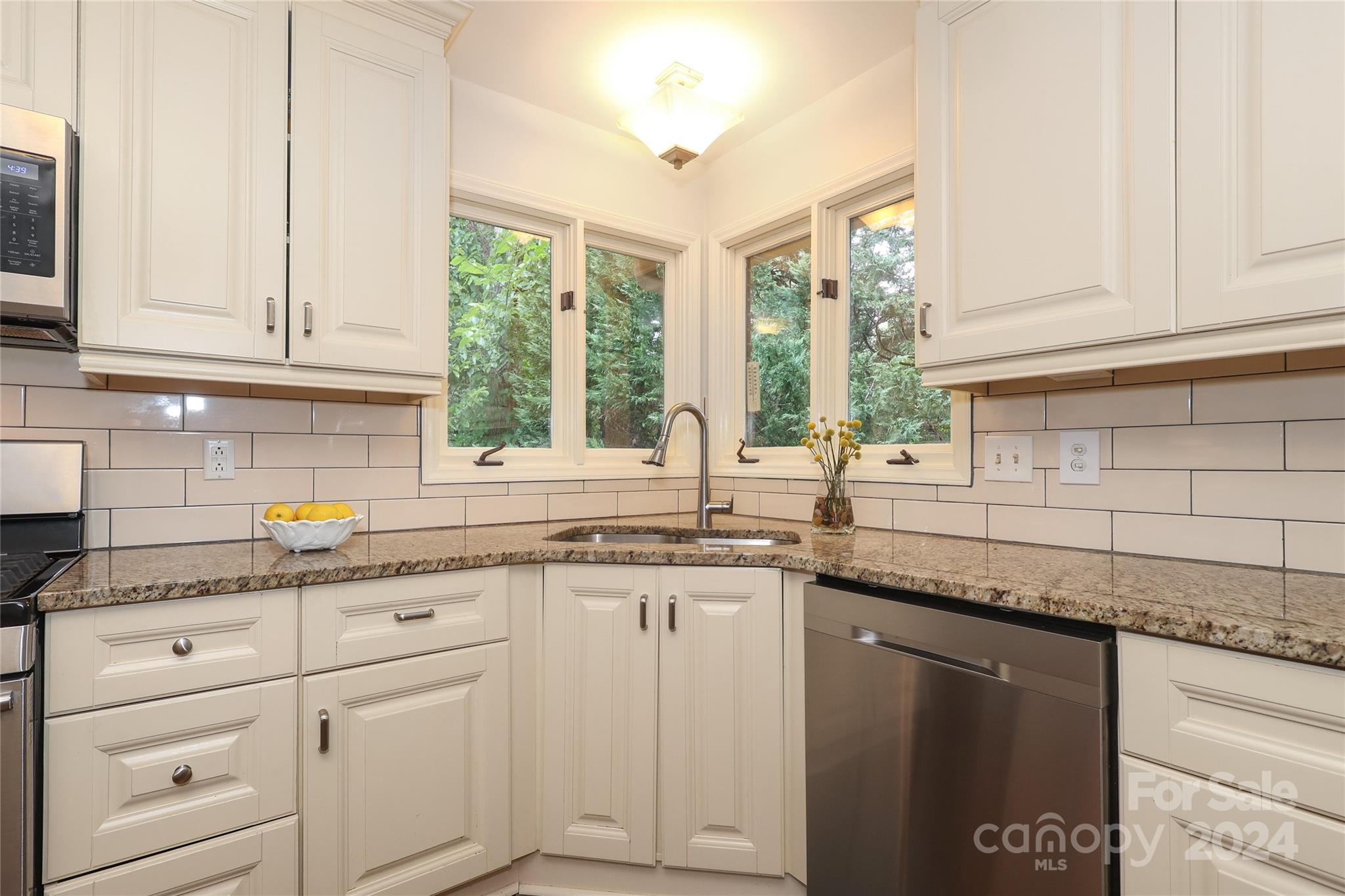 6552 Shaftesbury Road Charlotte NC 28270