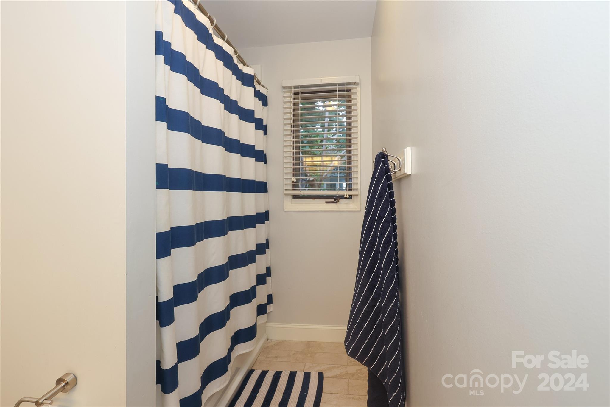 6552 Shaftesbury Road Charlotte NC 28270