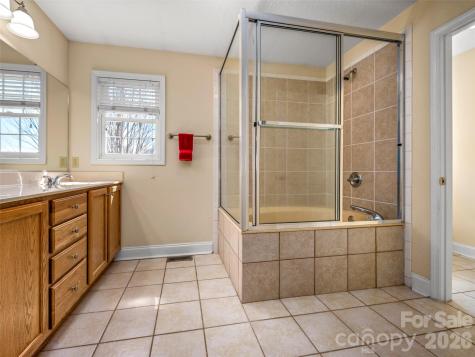 21 Holiday Drive Arden NC 28704