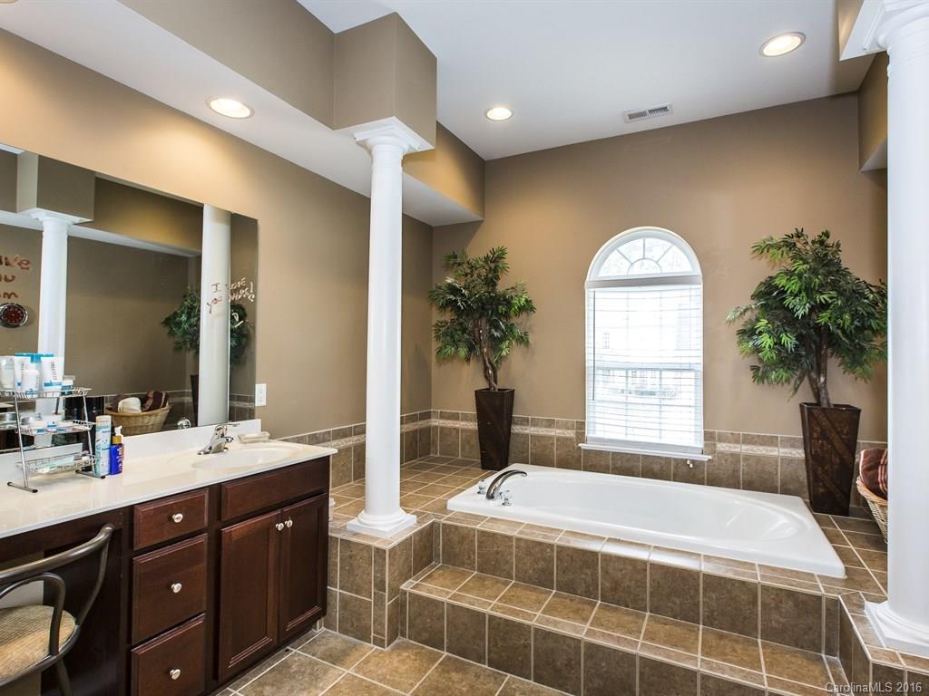 7706 Greylock Ridge Road Matthews NC 28105