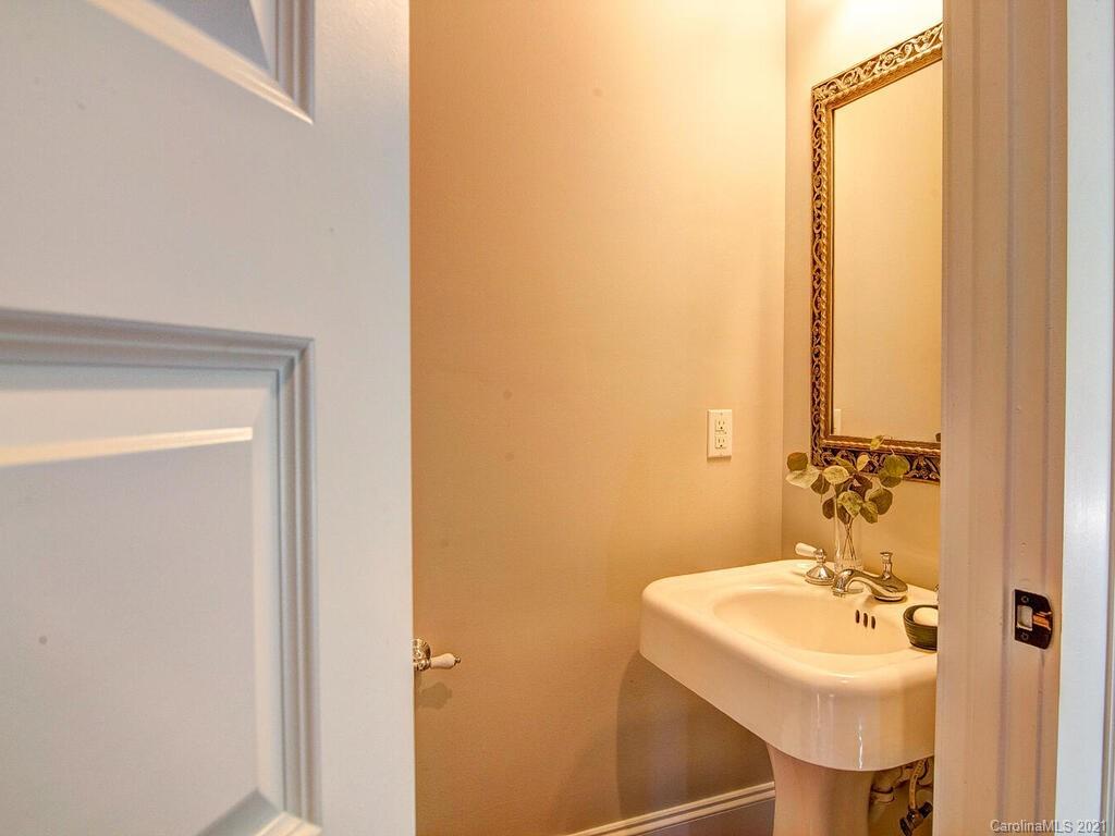 2910 N Alexander Street Charlotte NC 28205
