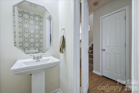 7143 Wandering Creek Drive Charlotte NC 28216