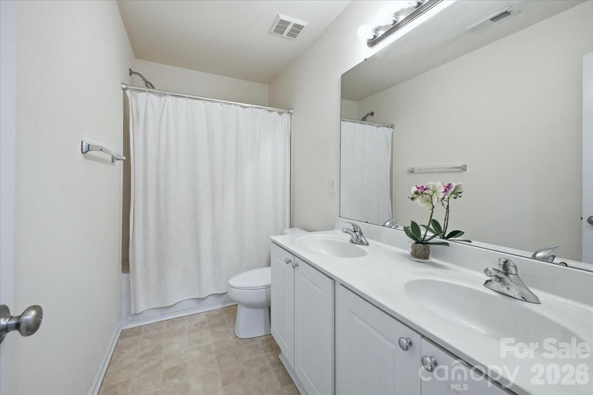 7143 Wandering Creek Drive Charlotte NC 28216
