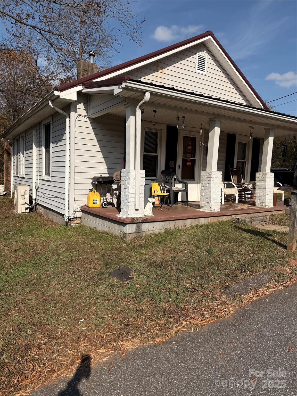 1418 Huggins Street Statesville NC 28677